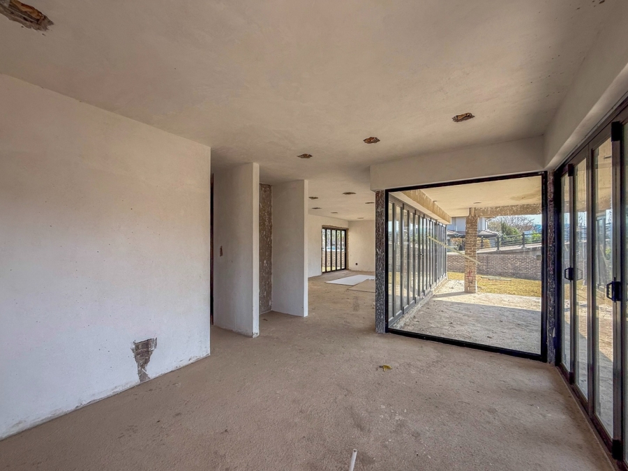 4 Bedroom Property for Sale in The Islands Estates North West